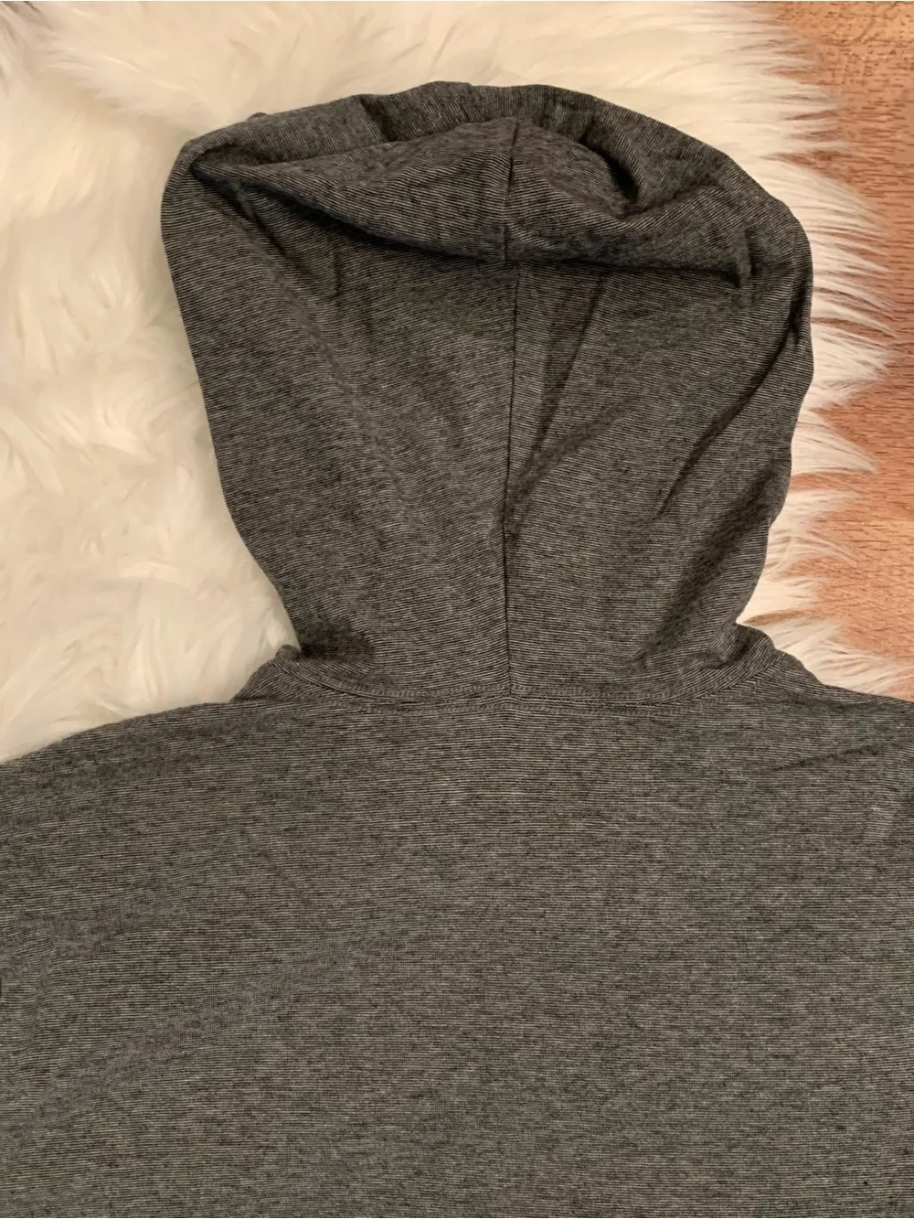 Vineyard Vines Teens XL Edgartown T-Shirt Long Sleeve Hooded Chest Pocket Whale